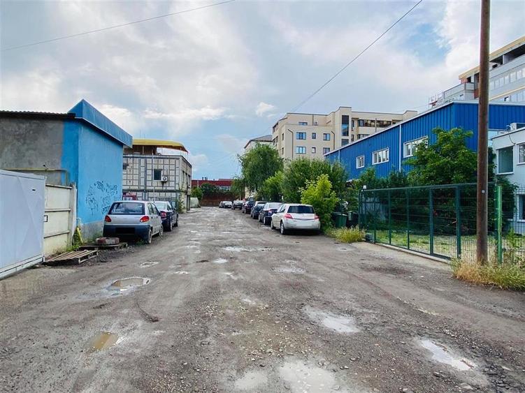Spațiu industrial, de 1,000 mp, în Baza 3