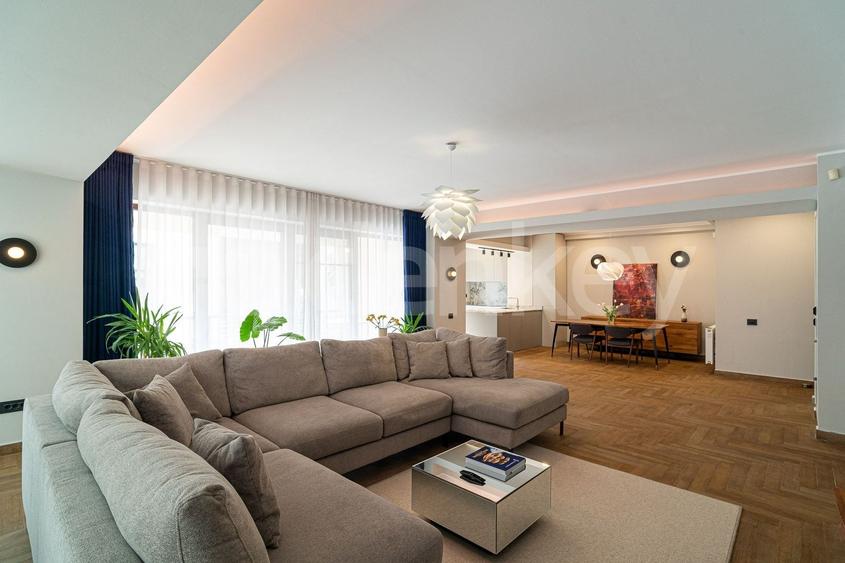 Apartament cu 3 camere semidecomandat, mobilat în Floreasca