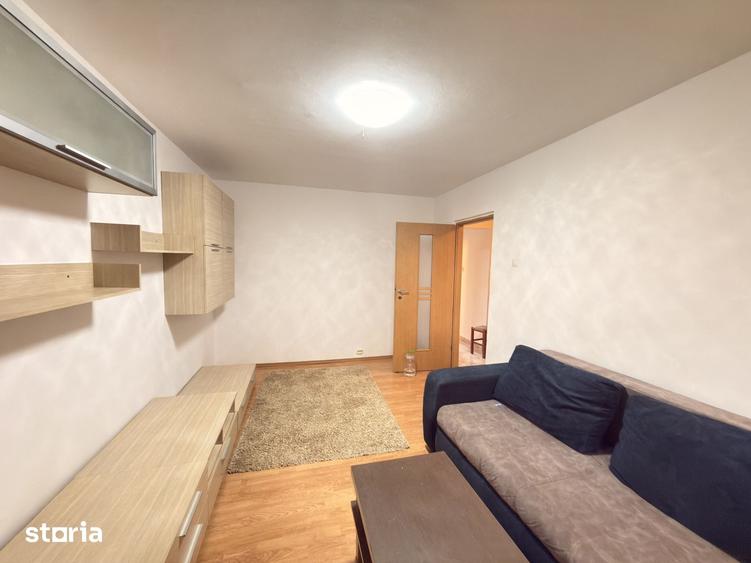 Apartament cu 3 camere decomandat în Lipovei