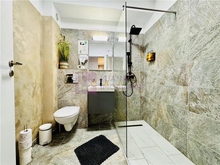 Apartament cu 4 camere decomandat, mobilat în Lazaret