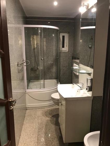 Apartament cu 3 camere decomandat în Răcădău