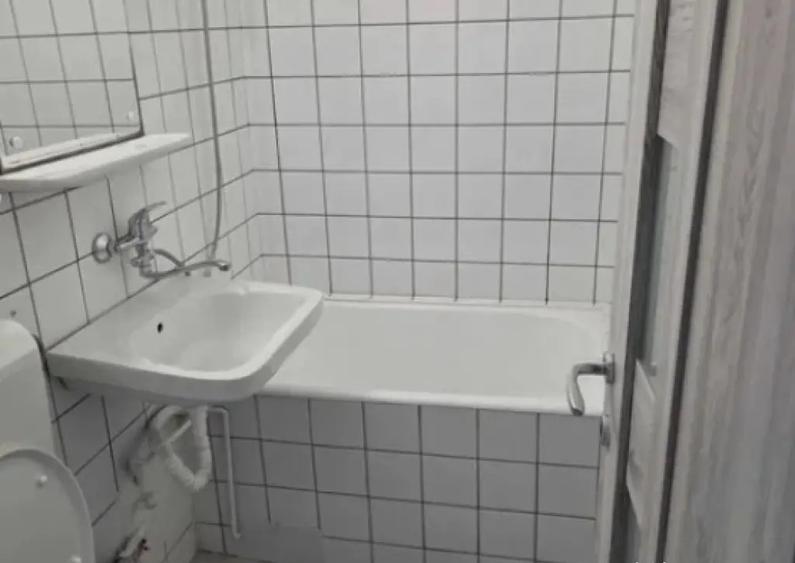 Apartament cu 2 camere semidecomandat, mobilat în Griviței