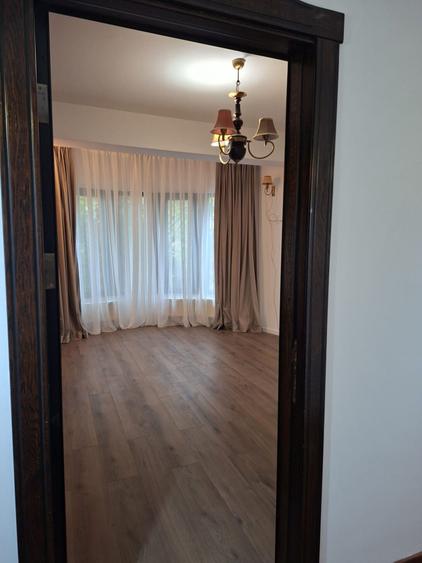 Casă individuală cu 5 camere cu Canalizare în Tunari