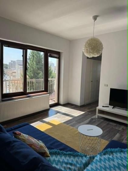 Calarasi-Decebal-7 minute metrou P-ta Muncii,apartament 2 camere,2 bai - 1
