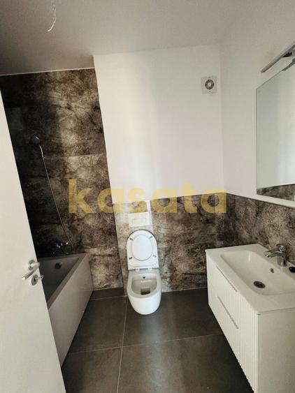 Apartament cu 3 camere decomandat în Aviației