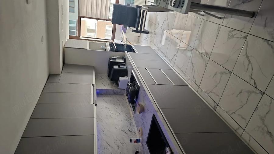 Apartament cu 3 camere decomandat în Sud