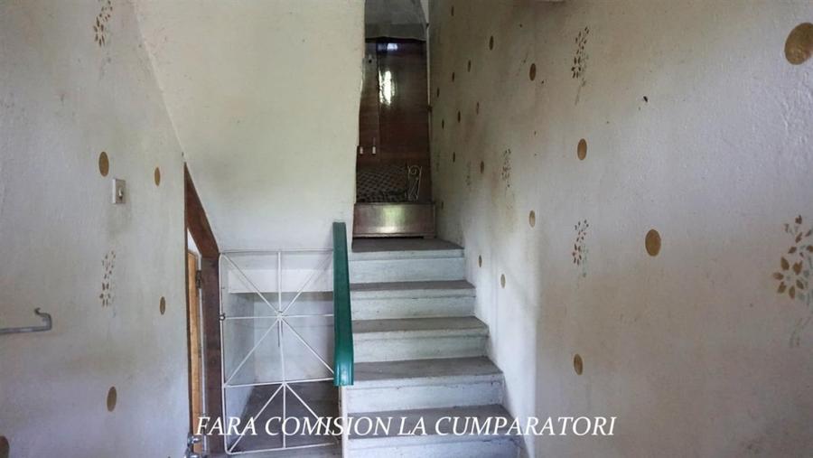Casă individuală cu 4 camere cu Teren 1730 Mp în Mihăești