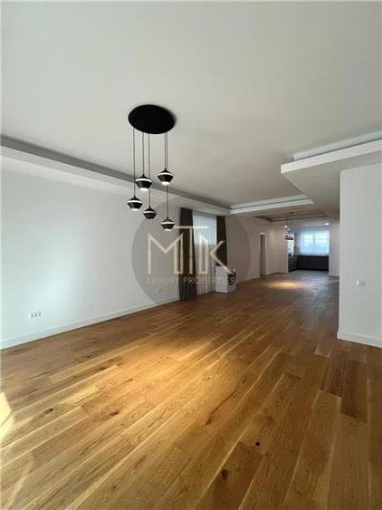 Duplex cu 6 camere cu Piscina în Pipera