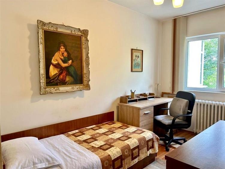 Apartament cu 3 camere decomandat, mobilat în Aeroport