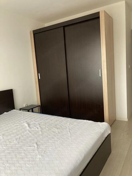 Apartament cu 2 camere semidecomandat în P-ța Universității