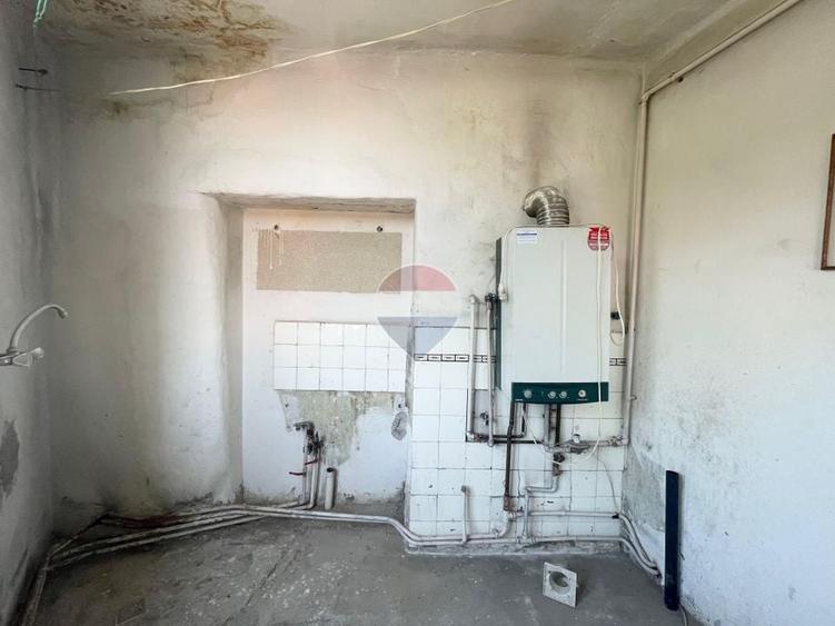 Casă individuală cu 3 camere cu Teren 140 Mp în Central