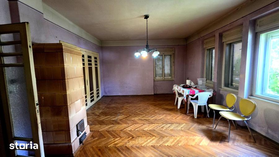 Apartament cu 4 camere în Sub Arini