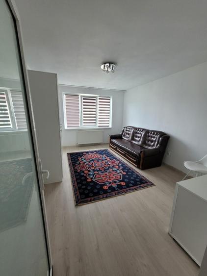 Apartament cu 2 camere decomandat în Exterior Vest