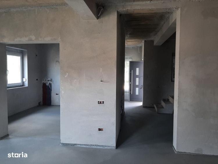 Casă cu 4 camere în Remetea Mare