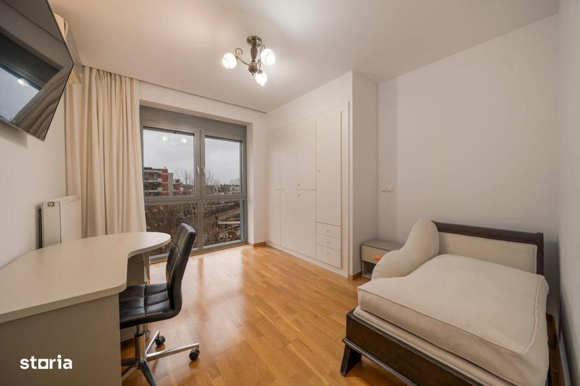 Apartament cu 3 camere semidecomandat, mobilat în Nordului