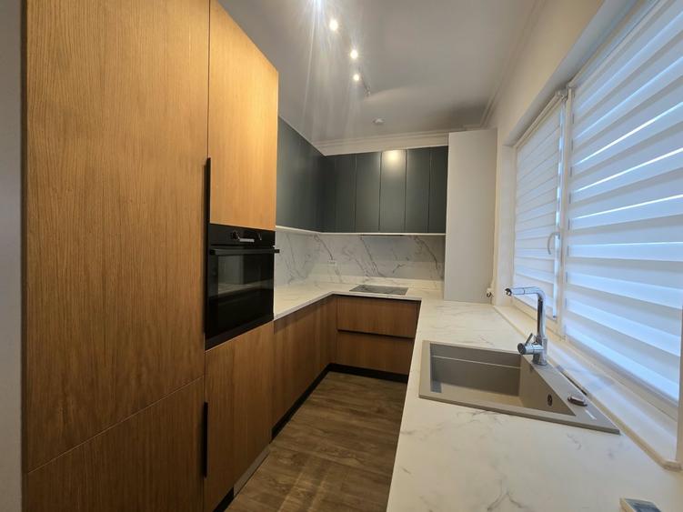 Duplex cu 5 camere cu Canalizare în Florești
