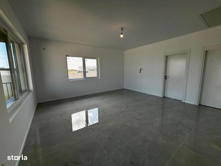 Casă cu 3 camere în Berceni