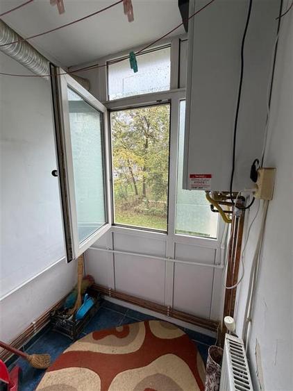Apartament cu 2 camere semidecomandat în Podu Roș
