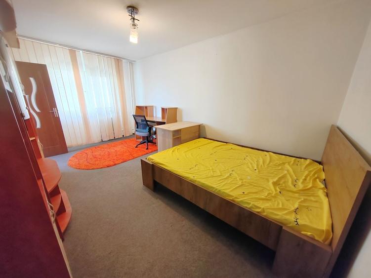 Apartament cu 2 camere decomandat, mobilat în Podul de Fier
