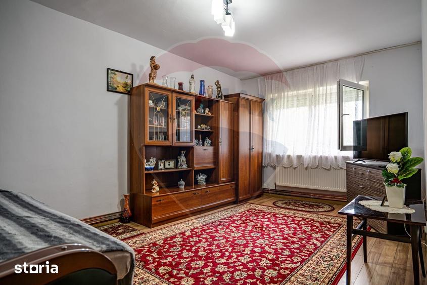 Apartament cu 3 camere decomandat în Vitrometan