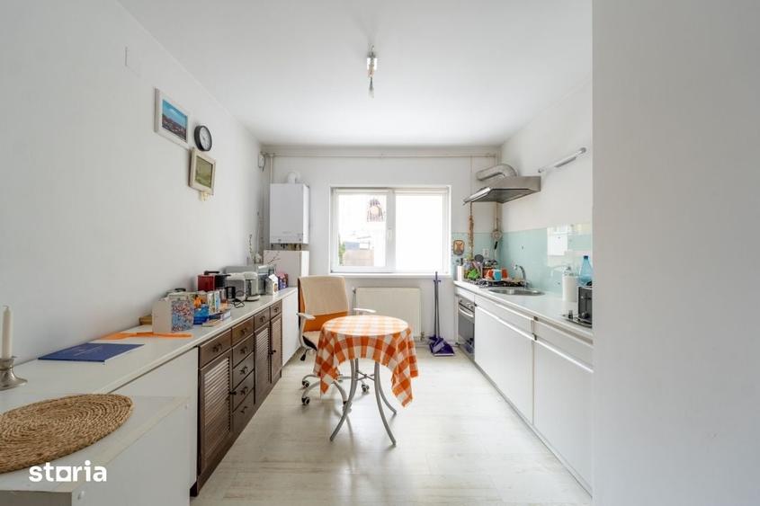 Apartament cu 3 camere în Bună Ziua