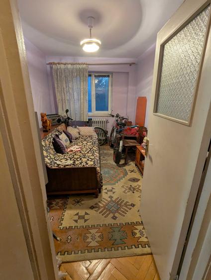 Apartament cu 3 camere decomandat în Nicolae Bălcescu