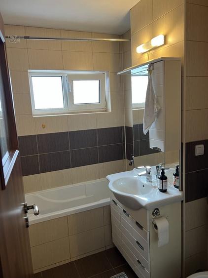 Apartament cu 3 camere decomandat în Șelimbăr