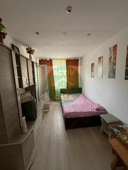 Garsonieră în Est