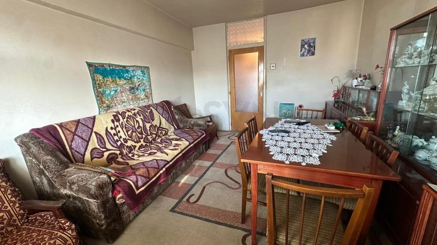 Apartament cu 3 camere decomandat în Aviației — fotografia 1