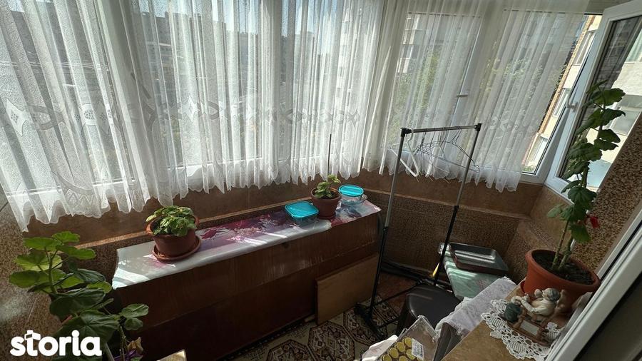 Apartament cu 2 camere decomandat, mobilat în City Park Mall