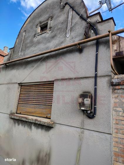 Casă cu 4 camere cu Canalizare în Central