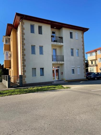Apartament cu 3 camere decomandat în Utvin