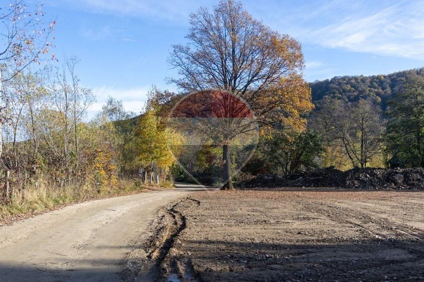 Teren Construcții intravilan de 1310 mp, în Glăjărie