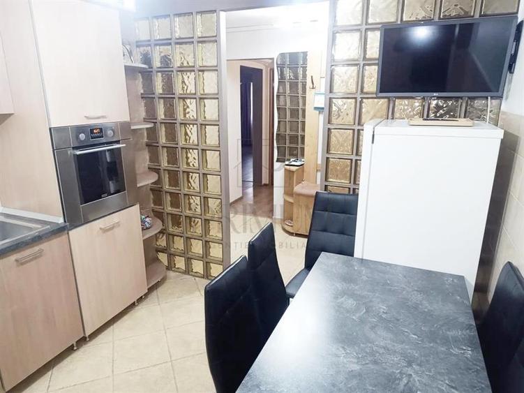 Apartament cu 4 camere decomandat, mobilat în Lipovei