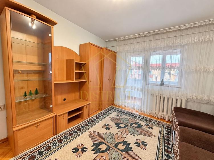 Apartament cu 2 camere semidecomandat, mobilat în Complex Studențesc