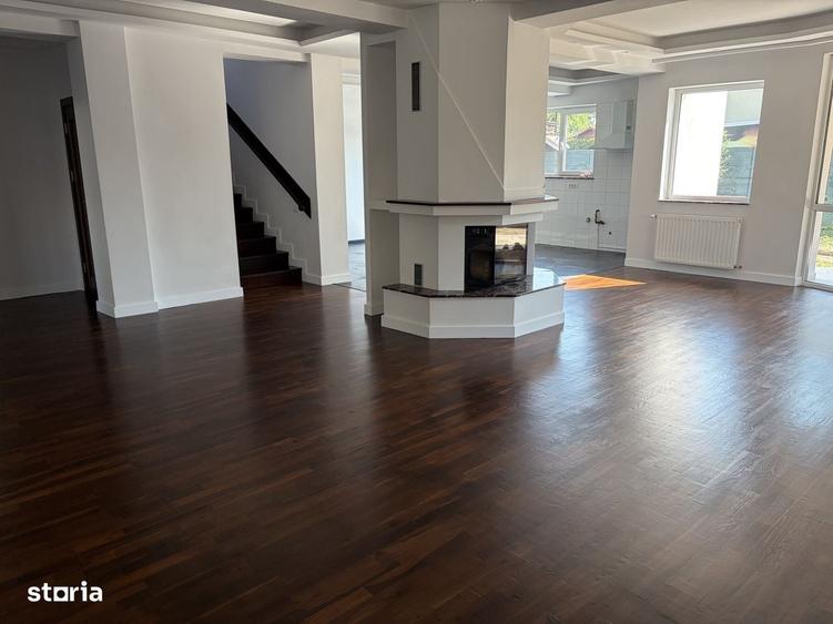 Casă cu 4 camere cu Teren 640 Mp în Odăile