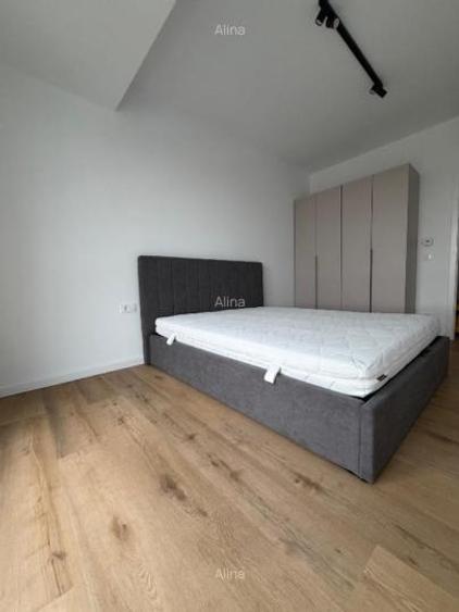 Apartament cu 3 camere decomandat, mobilat în Berceni