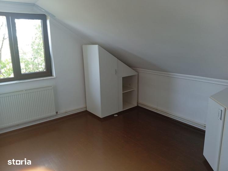 Casă cu 7 camere cu Teren 780 Mp în Grădiște