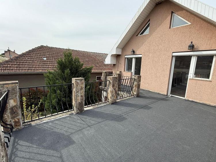 Casă individuală cu 2 camere cu Canalizare în Hidișelu de Sus