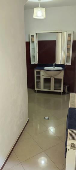 Spațiu comercial, de 100 mp, în Central