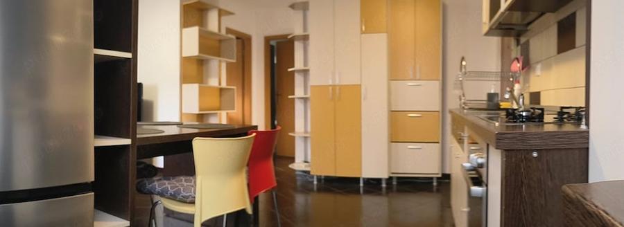 Apartament cu 3 camere decomandat în Între Lacuri
