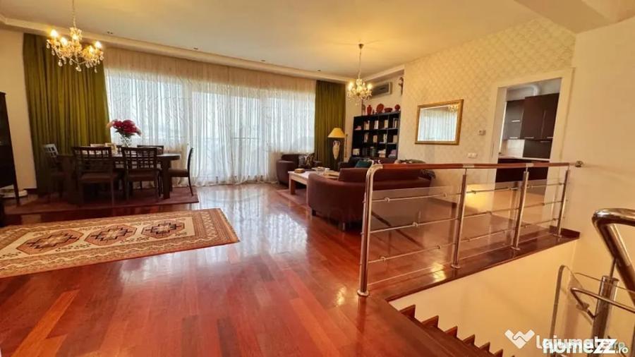 Apartament cu 3 camere decomandat în Nordului