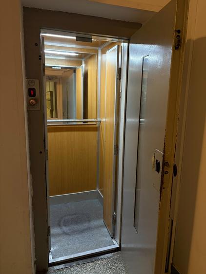 Apartament cu 2 camere decomandat în Bucur Obor