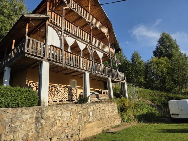 Casă individuală cu 7 camere cu Teren 600 Mp în Someșu Rece