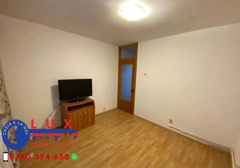 Apartament cu 3 camere decomandat în C5