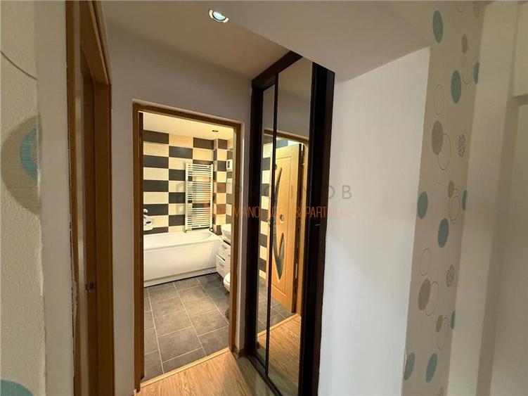 Apartament cu 4 camere decomandat, mobilat în 1 Decembrie