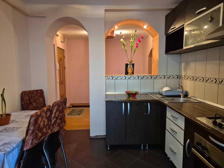 Apartament cu 2 camere decomandat în Exterior Vest