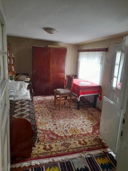 Casă cu 4 camere în Rucăr