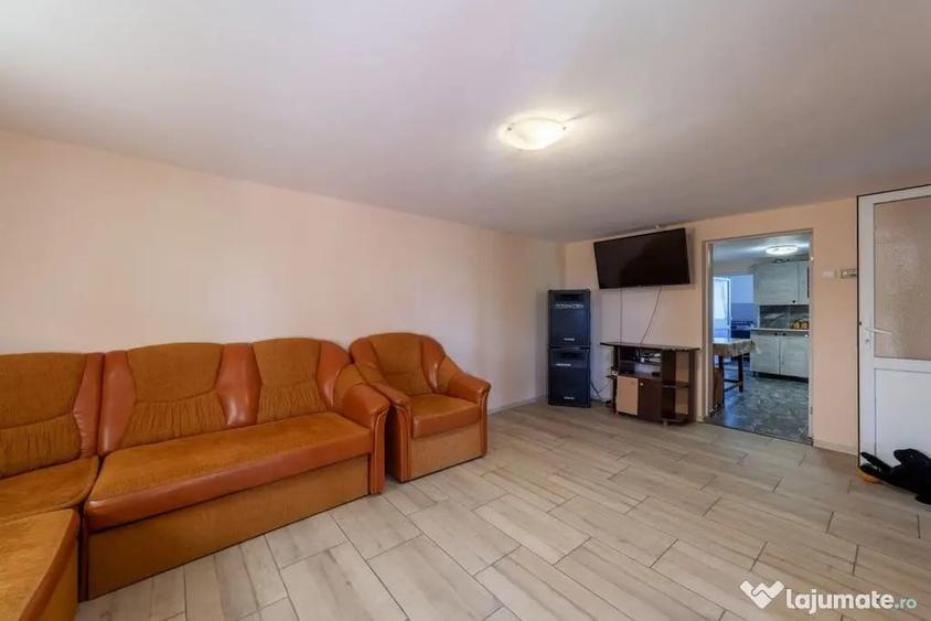 Casa renovata 2022, 3 camere, 1034 mp teren, incalzir... - 9