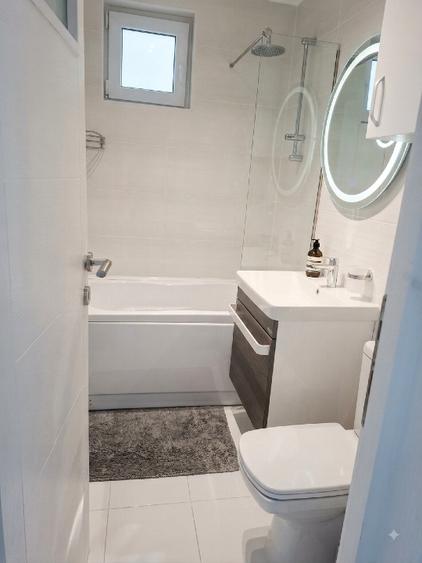 Apartament cu 2 camere semidecomandat, mobilat în Titan